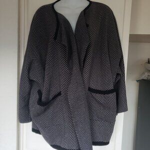 Sioni Cream and Black Sweater Jacket Size XL